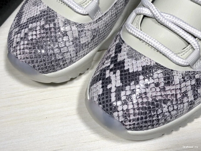 CD6846-002 11 Le Jordan Air Low Mens Retro 1211